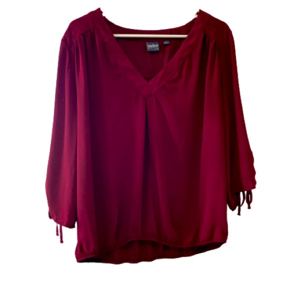 SOHO🗽NY&CO V-Neck, 3/4 Length Sleeve Top